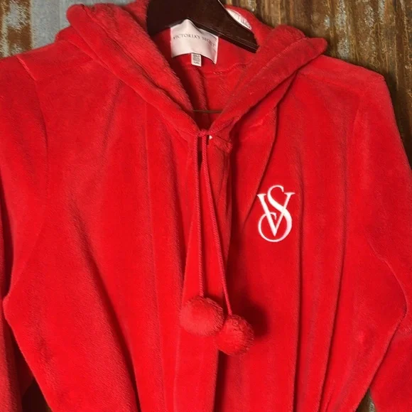 Red Hooded Plush Victoria Secret monogrammed VS Robe. Size Large - Picture 2 of 10